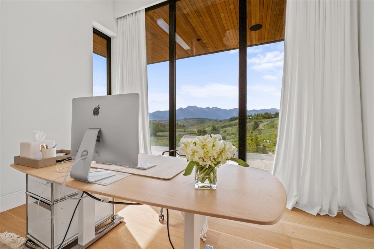 070-505 W Saddle Butte Way-46