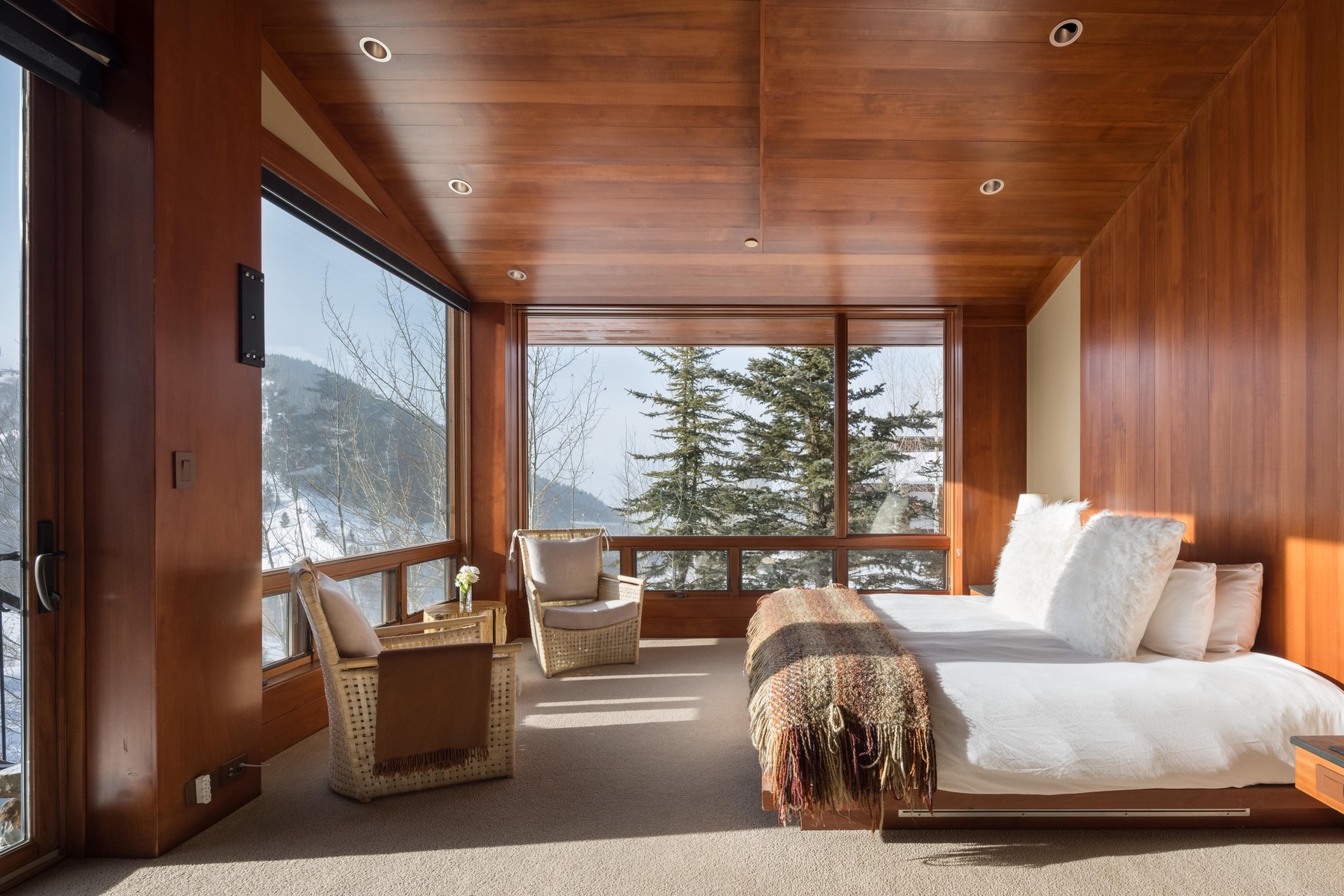 02-the-lookout-primary-suite