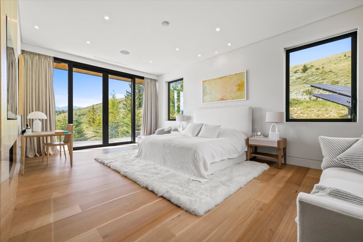 056-505 W Saddle Butte Way-57