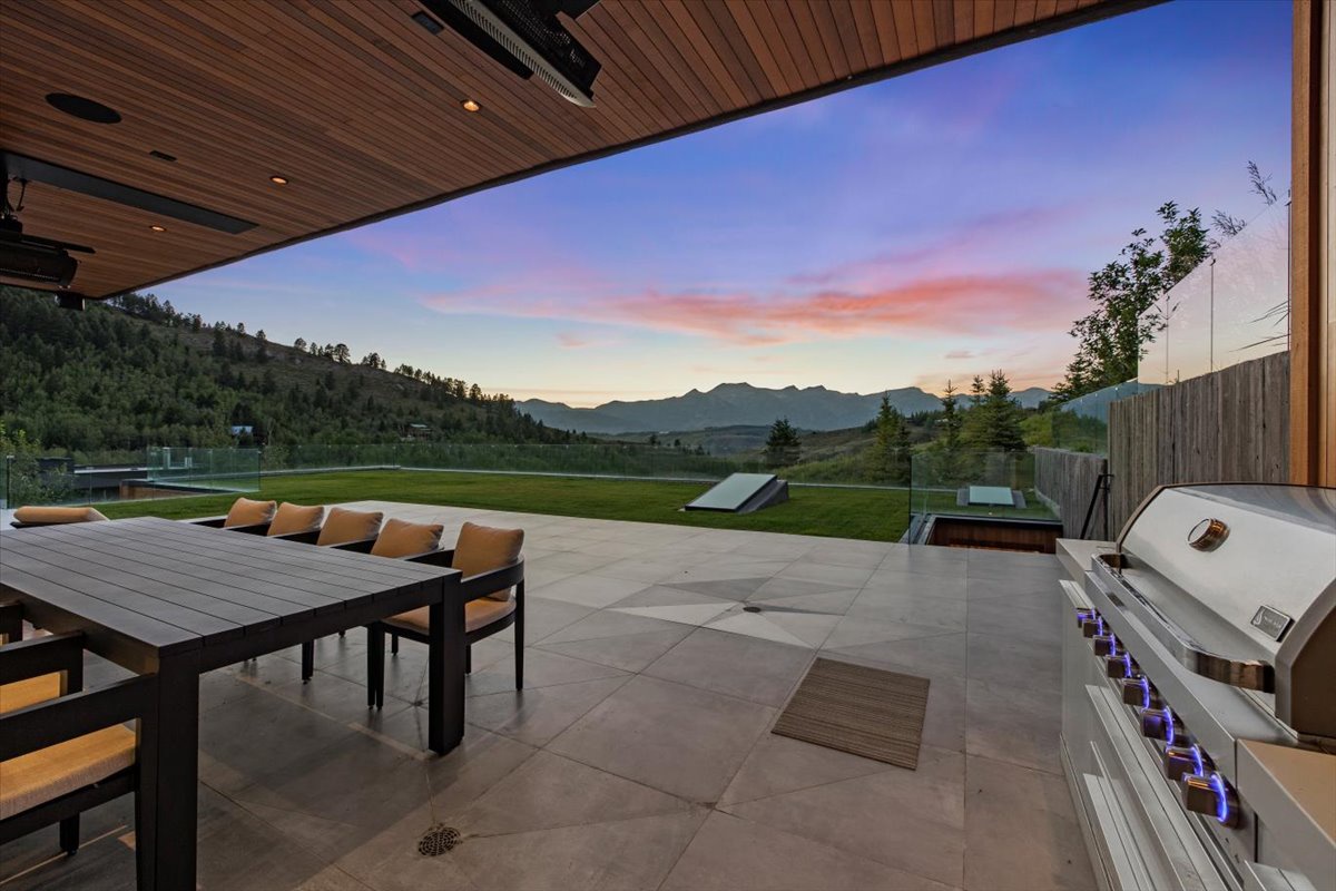 052-Panda Ranch (Twilights)-1