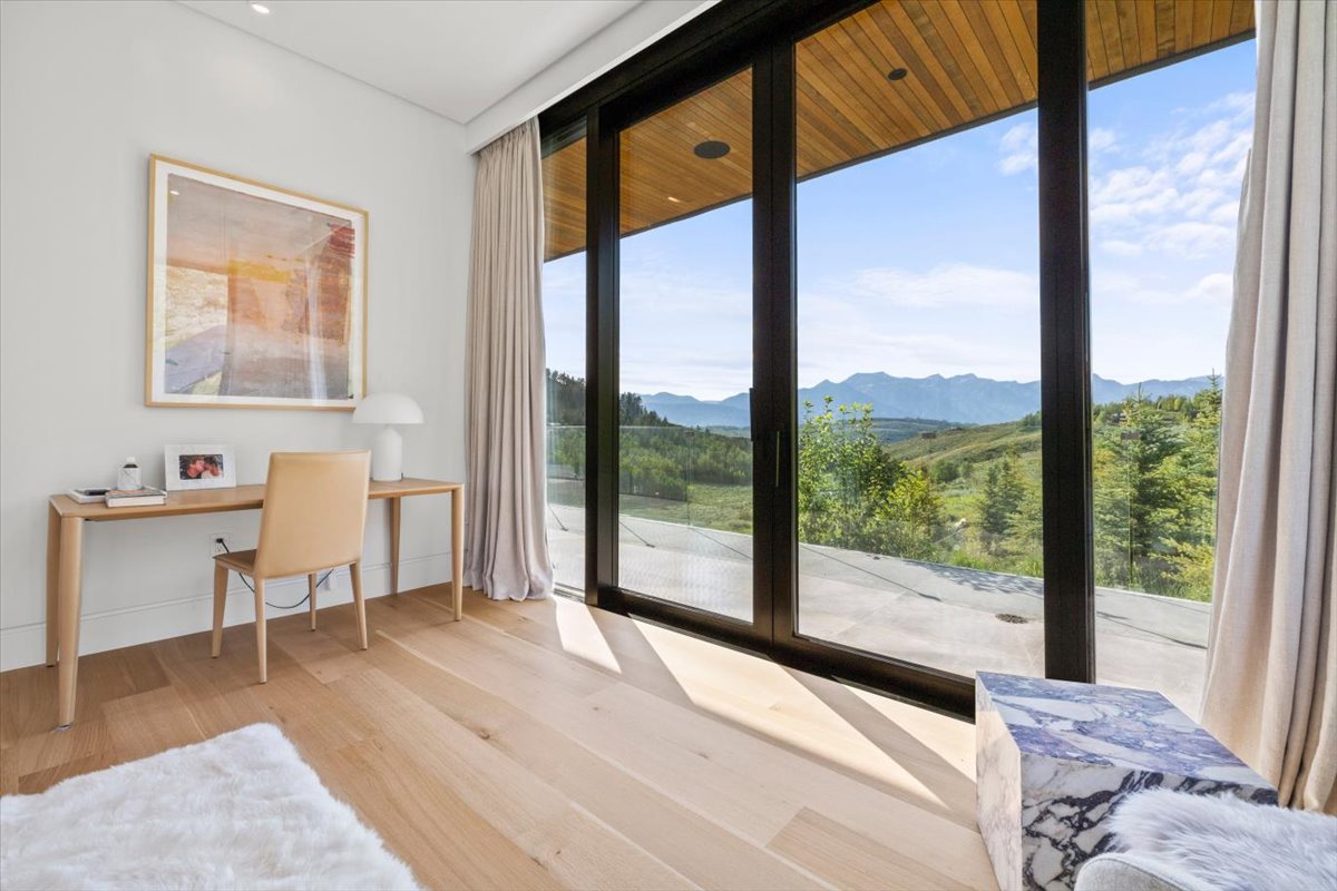 057-505 W Saddle Butte Way-58