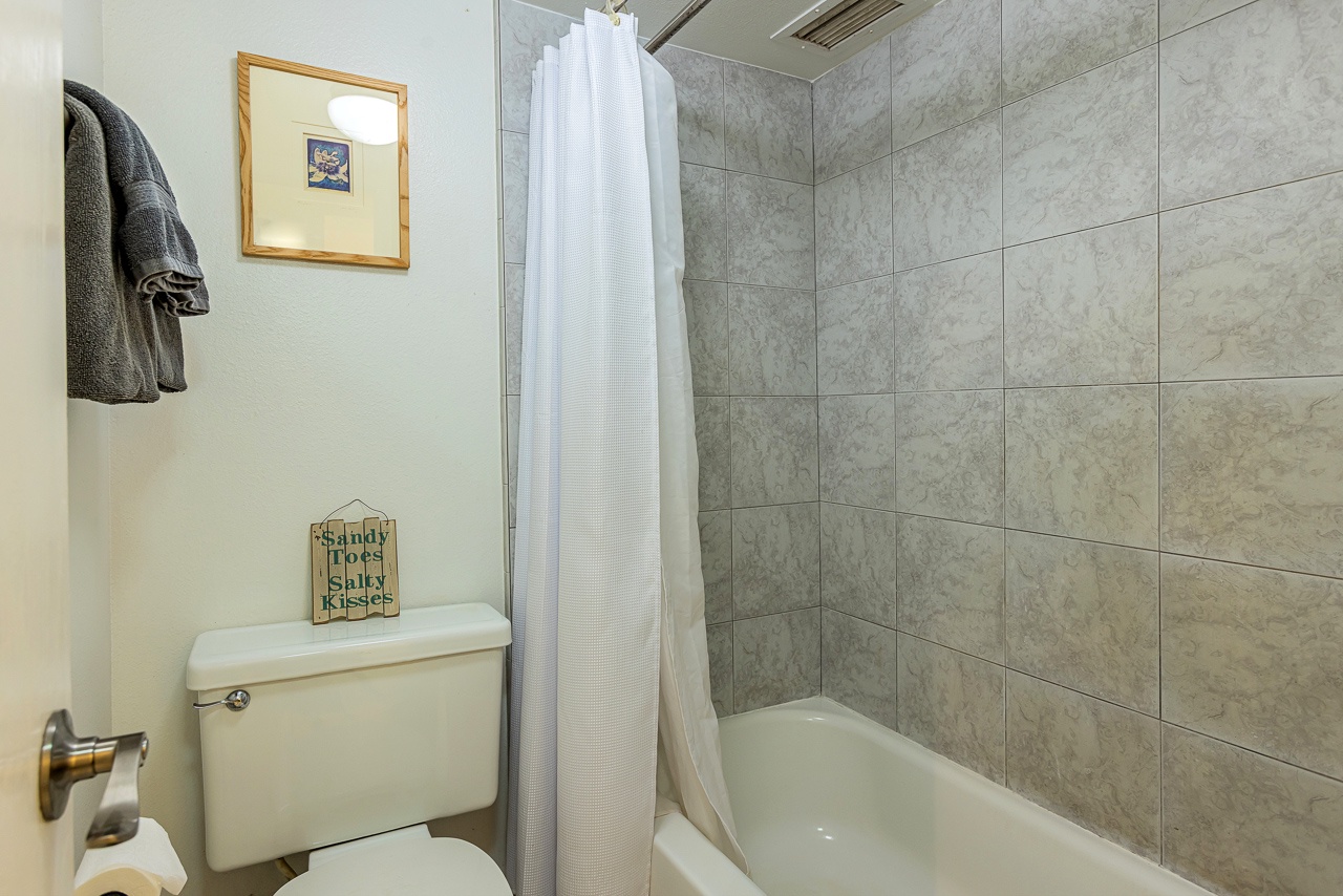 Clean, comfortable, and designed for easy island living