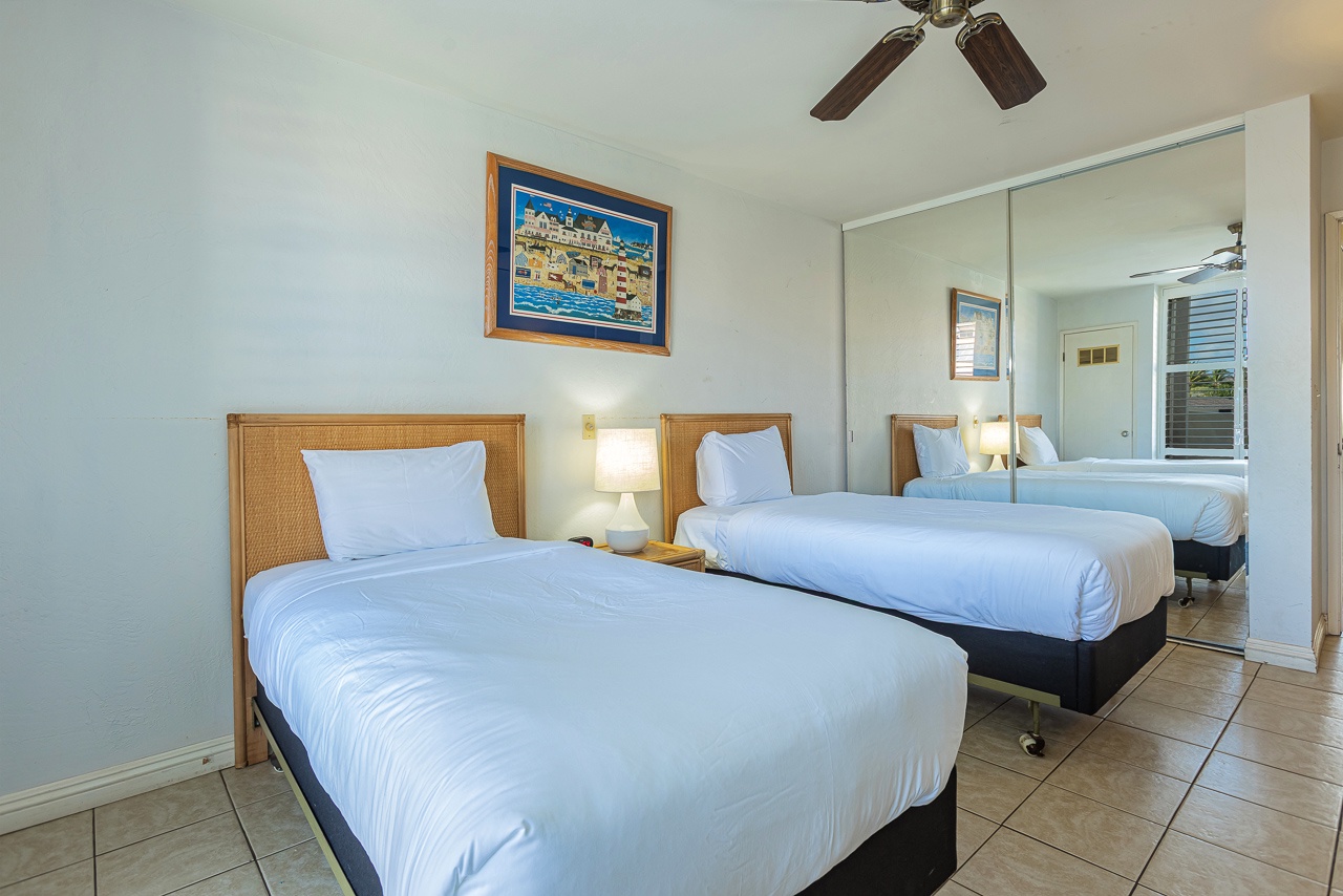 Inviting twin bedroom perfect for family or friends