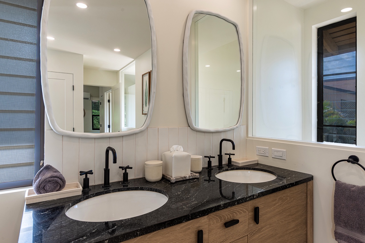 Bright modern bath with plenty of space to refresh and unwind