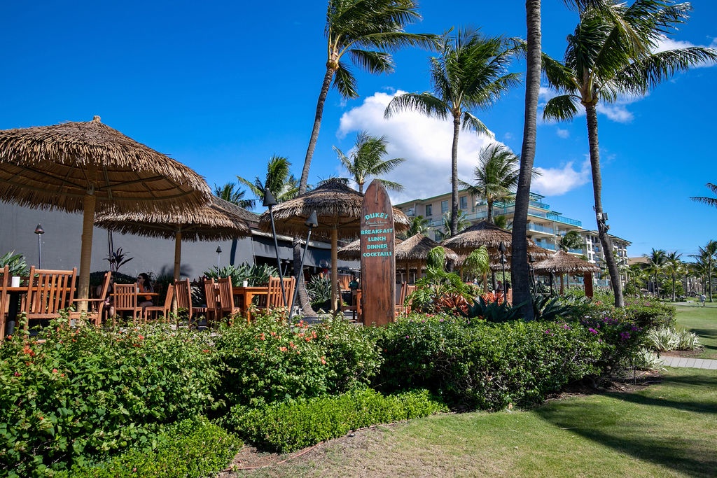 Savor fresh island flavors and spectacular ocean views at Duke's Beach House, the resort's beloved oceanfront restaurant just steps from your accommodations.