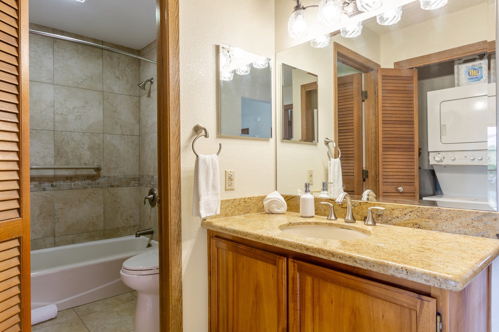 Full downstairs bathroom