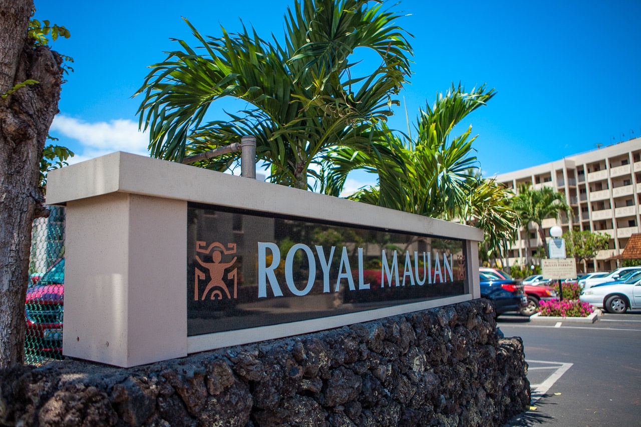 Royal Mauian is located near shops~ restaurants and beaches. 
