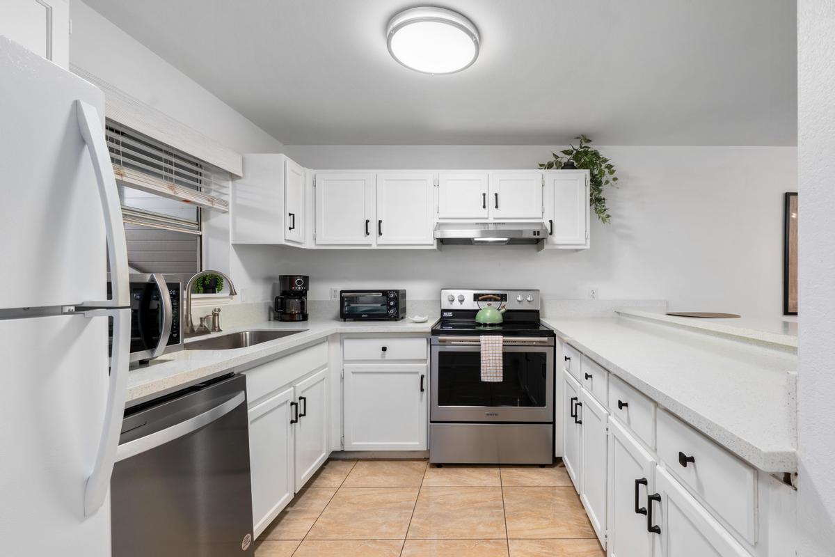 Kitchen fully equipped with all your cooking needs