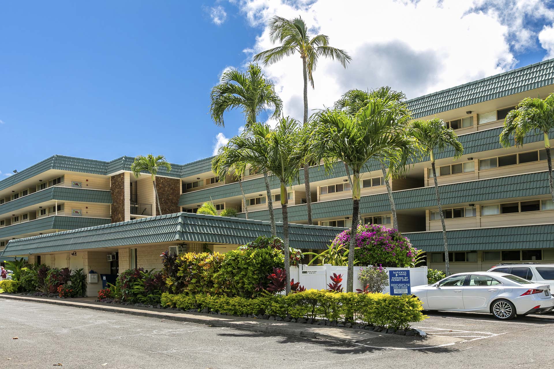 Welcome to this tropical beachside property. Arriving feels like stepping into paradise under a perfect blue sky.