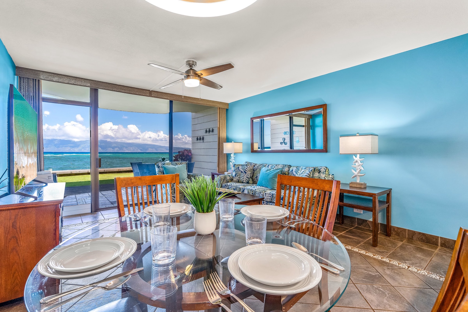 Wake up to endless ocean views from your dining area, where every meal feels like a celebration.