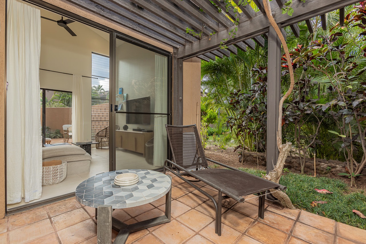 An inviting lanai perfect for sunset skies and island air