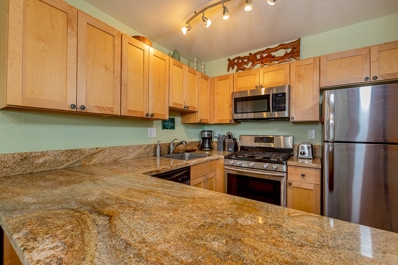 A fresh island kitchen made for simple Maui living