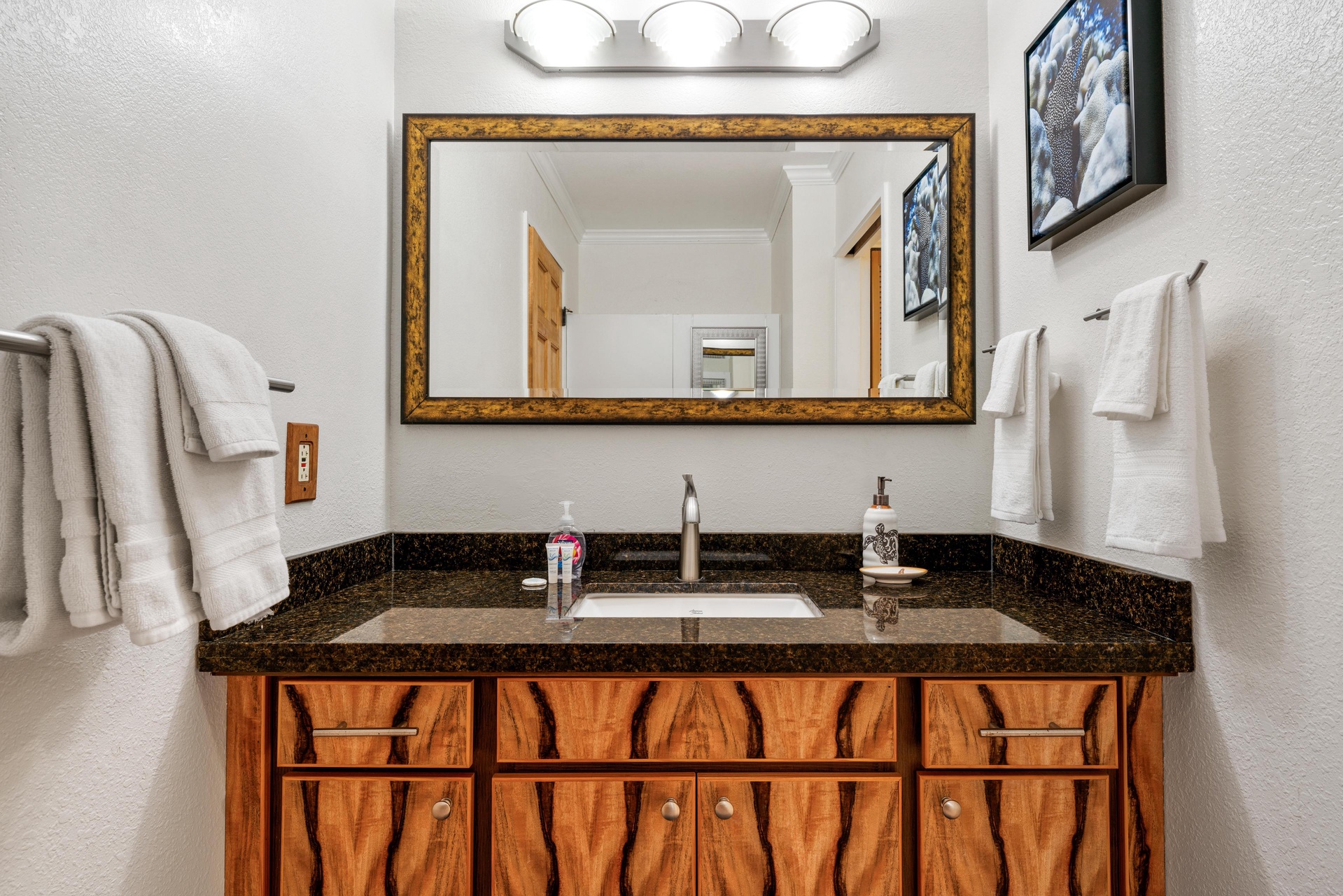 Large vanity in primary bathroom