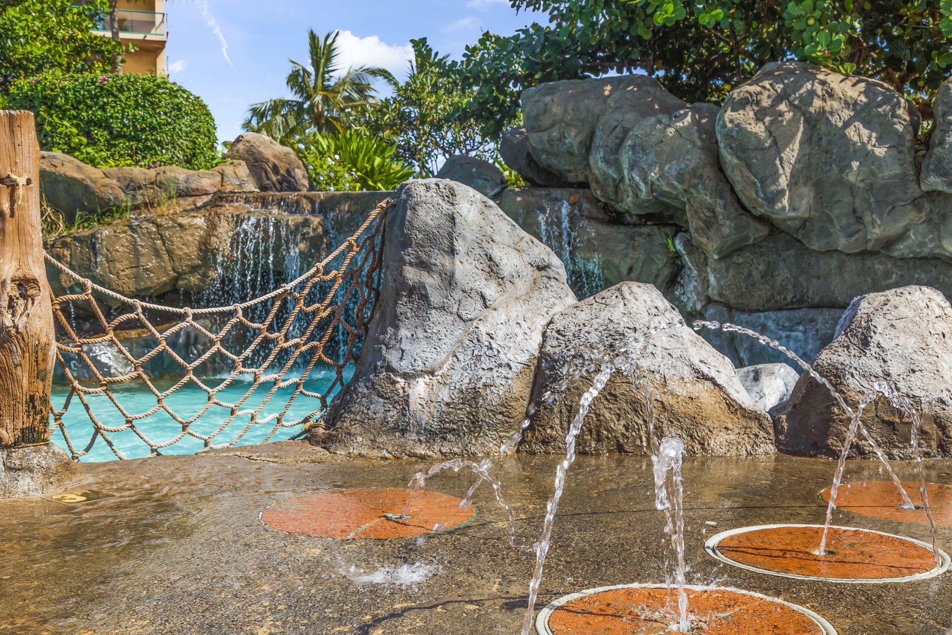 The interactive splash zone keeps younger guests cool with playful fountains, spraying water features, and endless opportunities to laugh and explore.