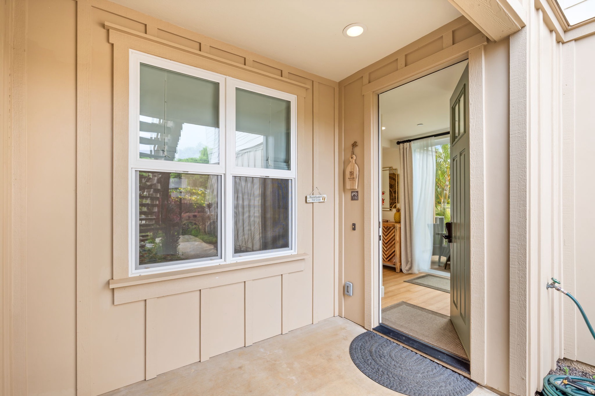 Entrance to Pili Mai 13M