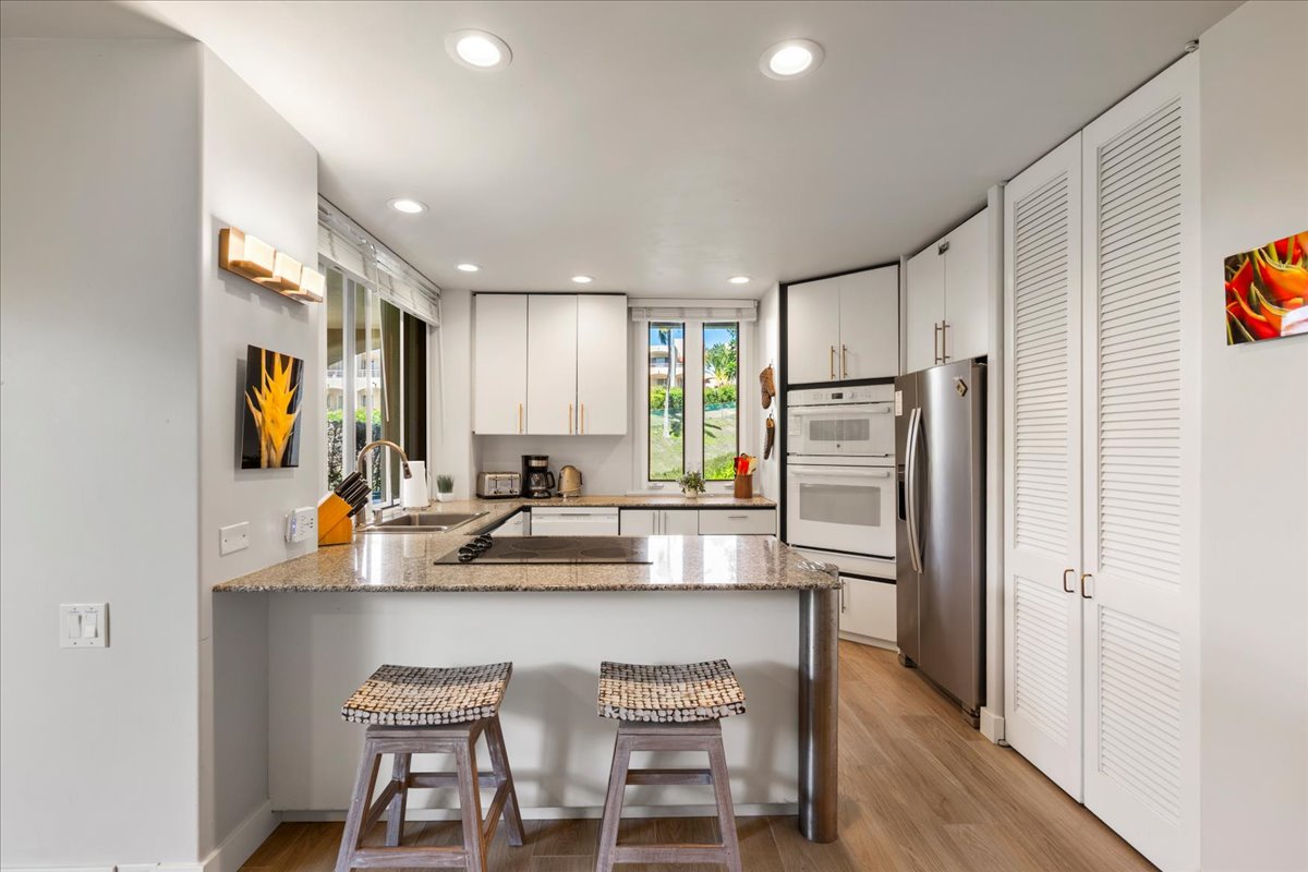 Fully equipped kitchen ready for easy island meals