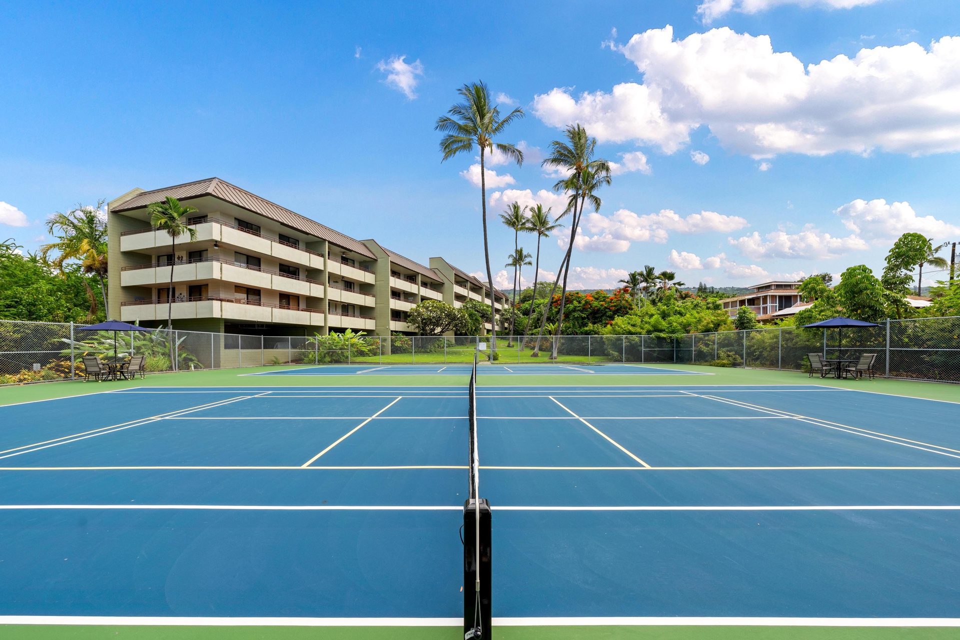 Tennis courts for guest use