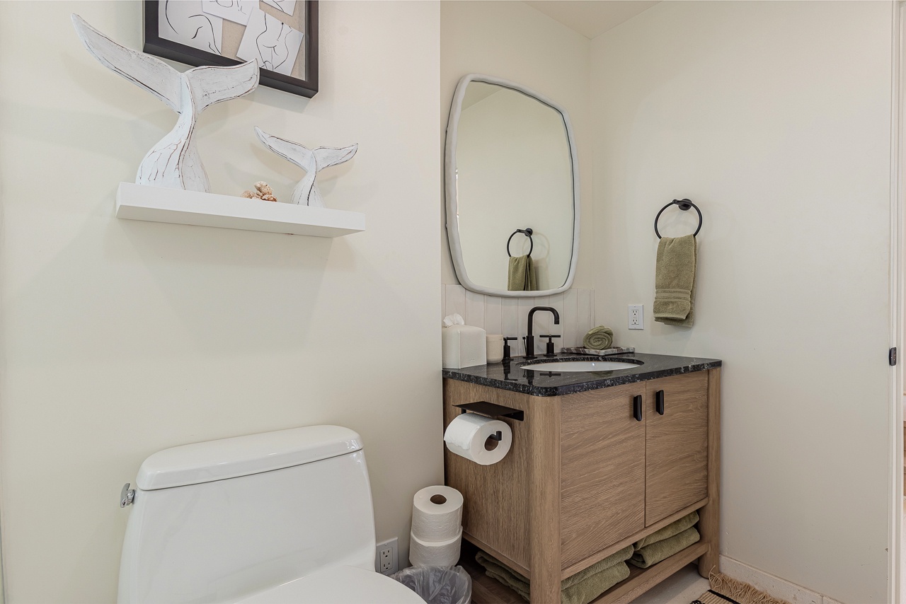 Fresh and stylish guest bath designed for everyday comfort