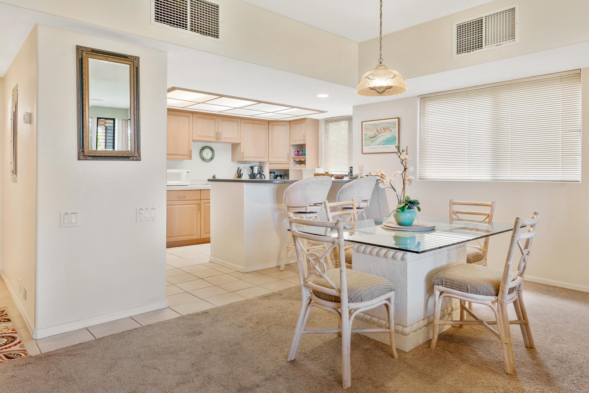 Comfortable dining for mornings, evenings, and everything between