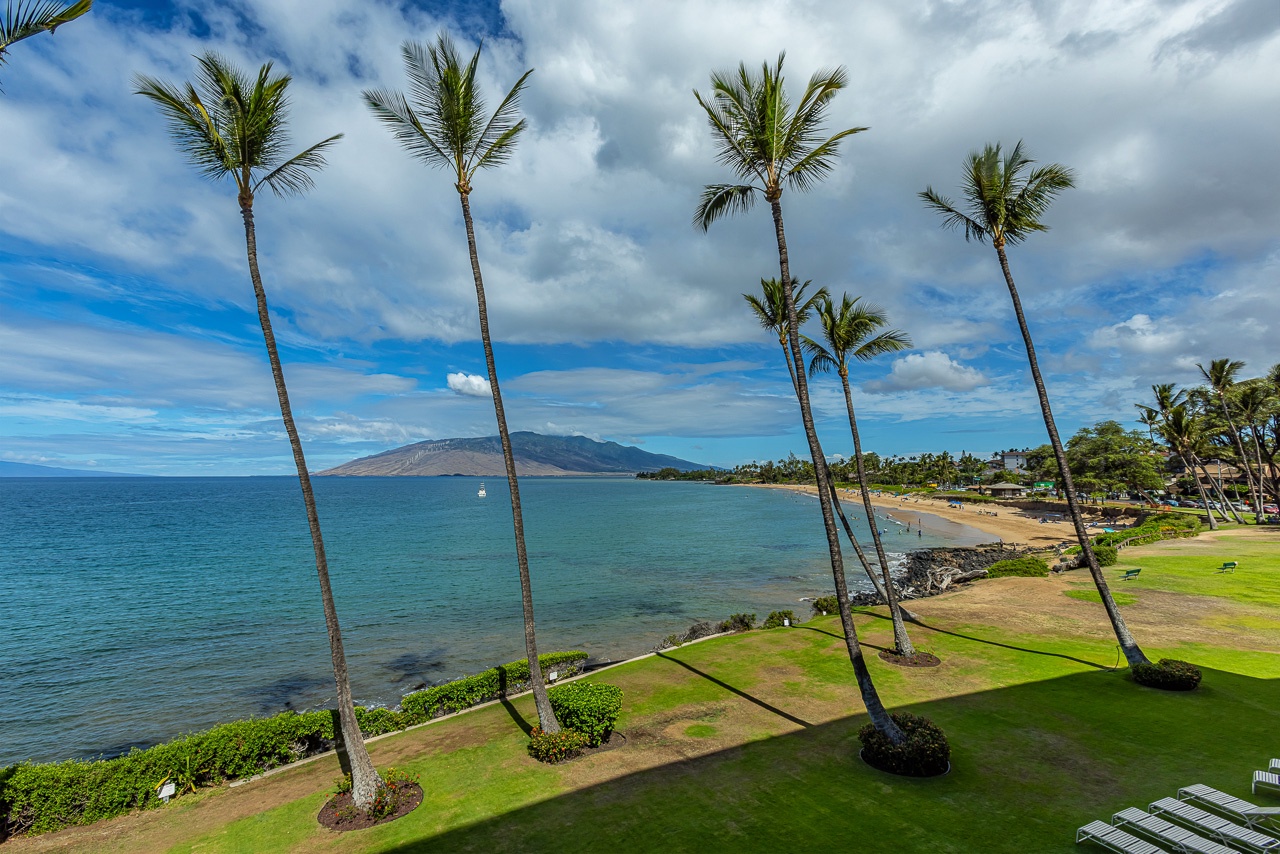 Wake up with views of West Maui and Kamaole Beach