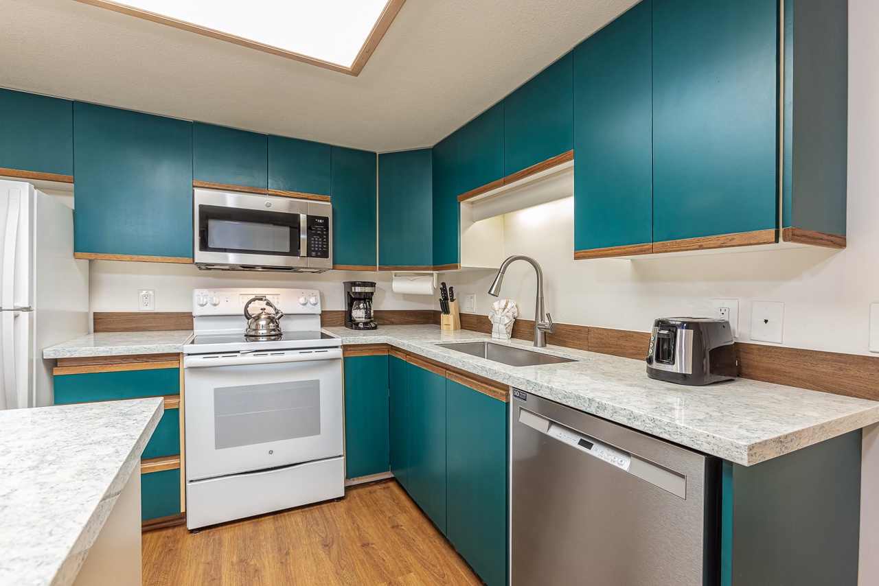 Well-equipped kitchen perfect for home-style meals