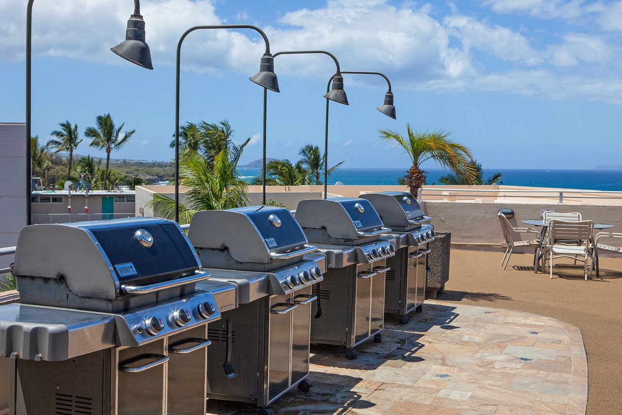 Enjoy grilling and dining with Pacific Ocean and Sunset views 