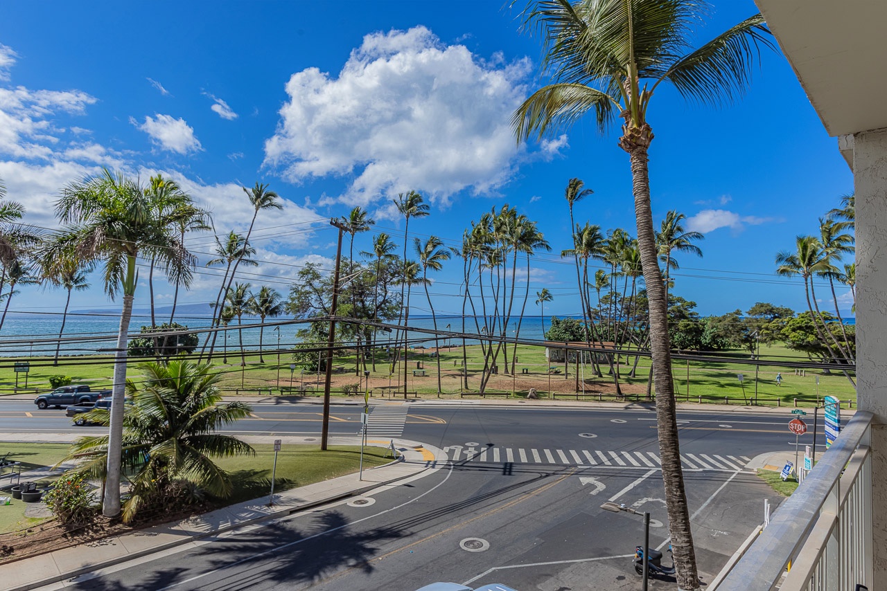 Kalama Park across the street provides volleyball courts and sunshine a plenty