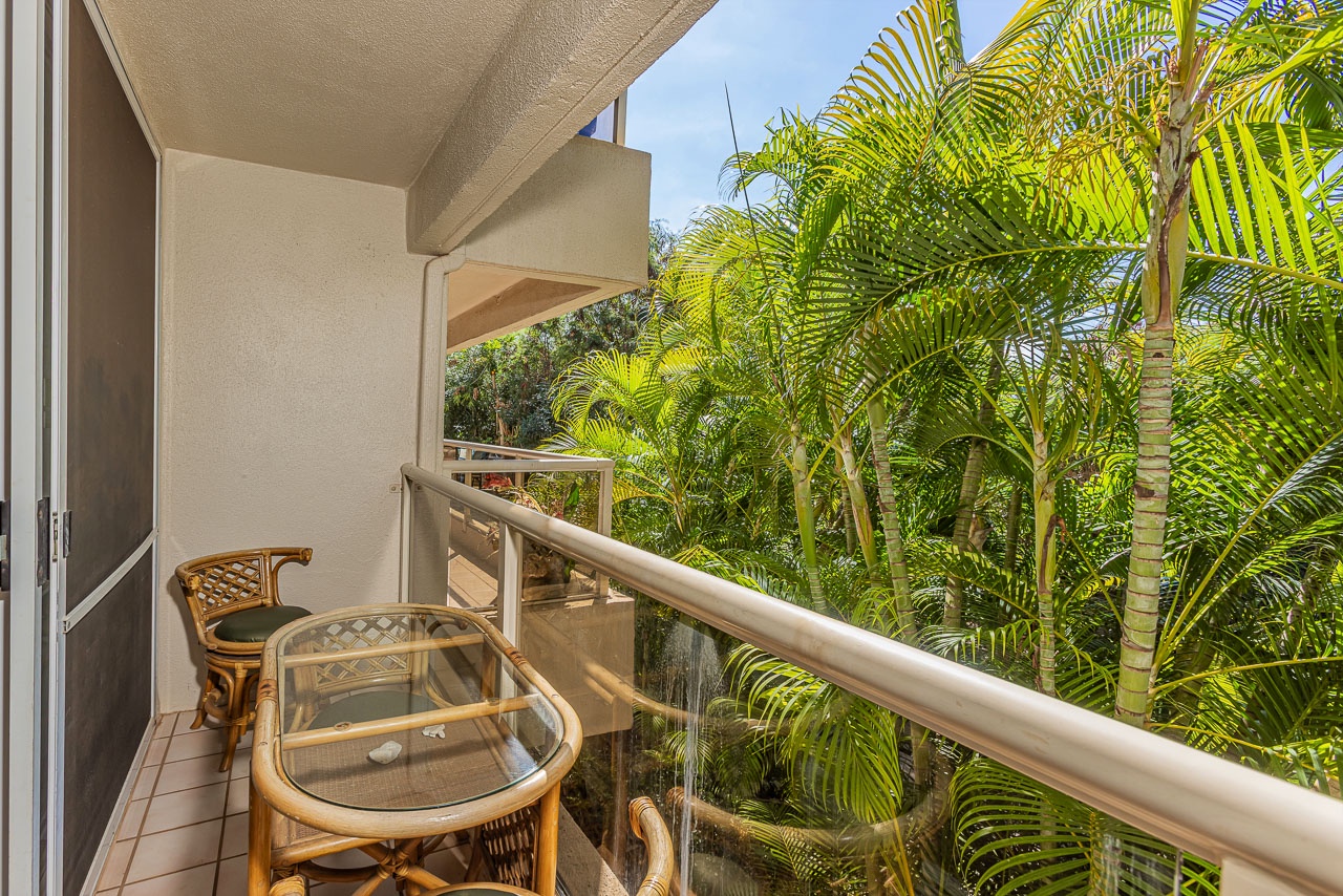 Two private lanais for morning coffee or sunset unwinding