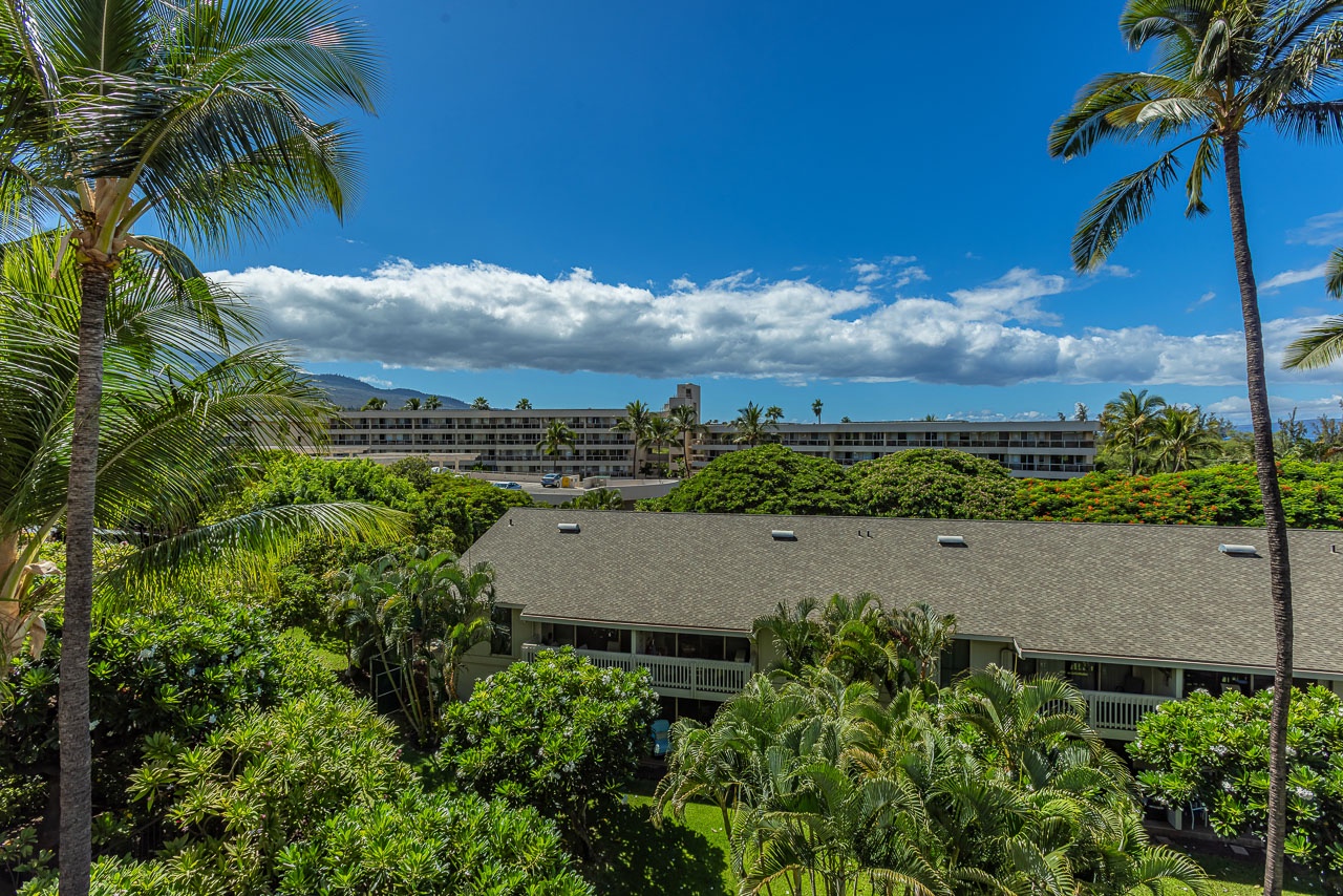 A picture-perfect blend of ocean, island, and sky