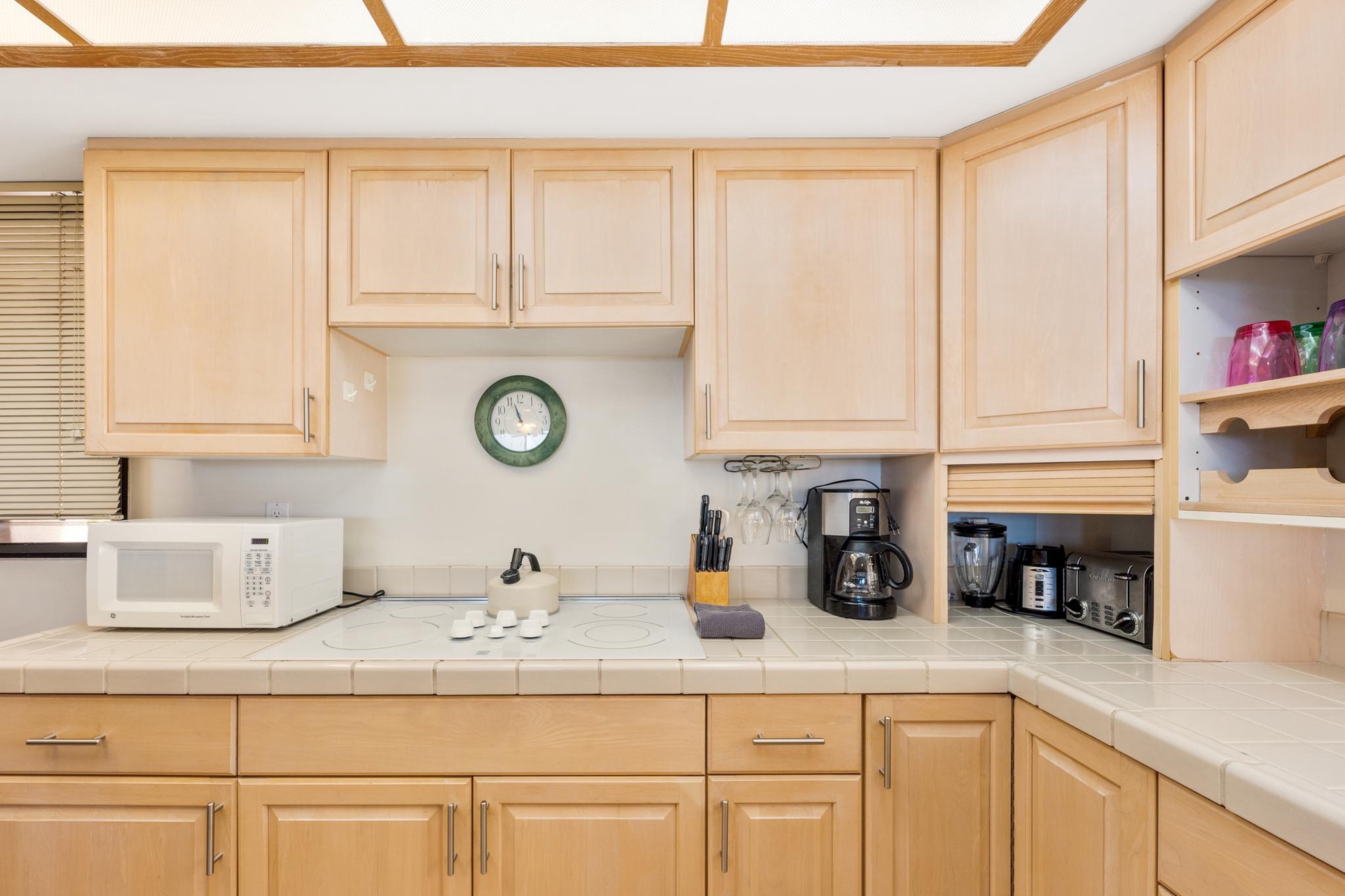 Casual island cooking with everything you need close by