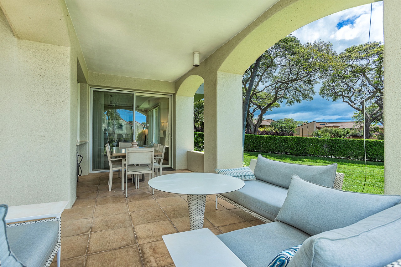 Lots of outdoor seating to enjoy the beautiful views
