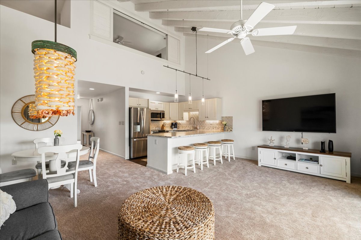 Open space to relax~ dine and hang out in the kitchen.