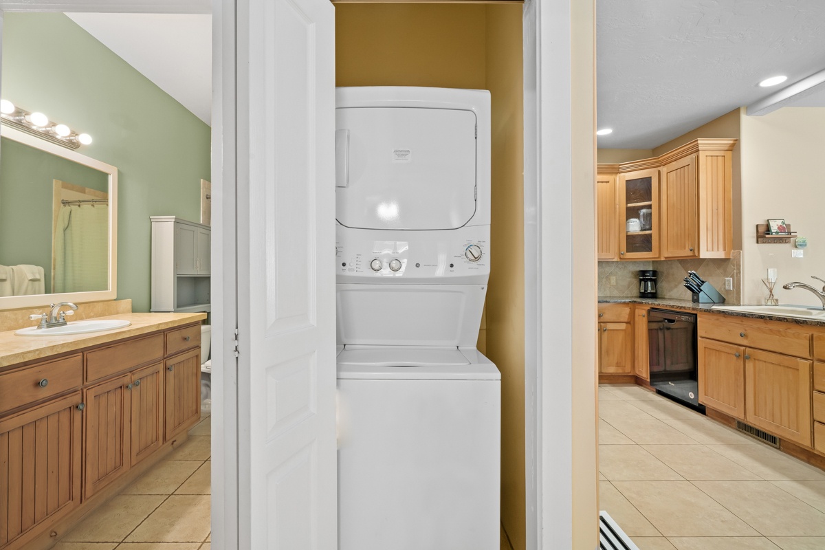 Your in-unit washer and dryer set makes packing light a breeze.