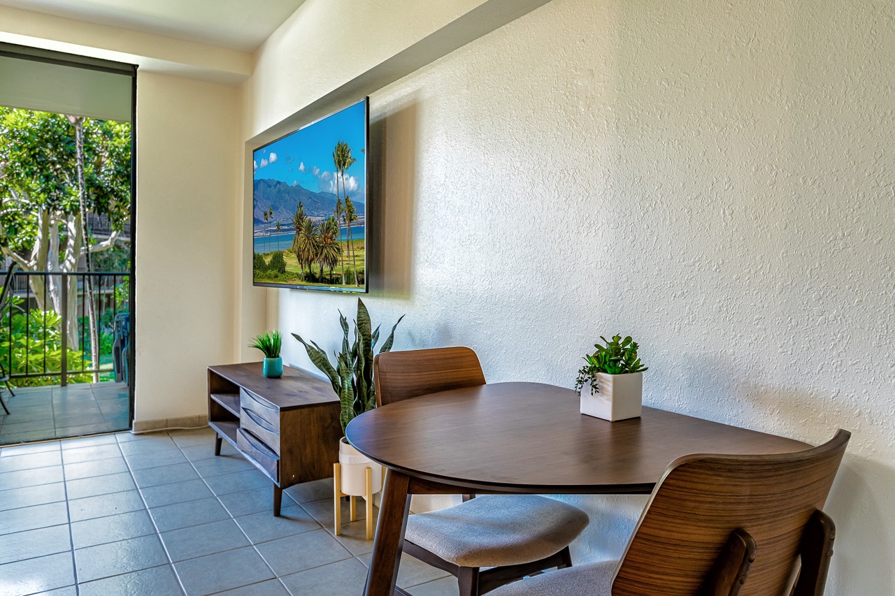 Table for two or when you want to sit and grab a quick snack. 