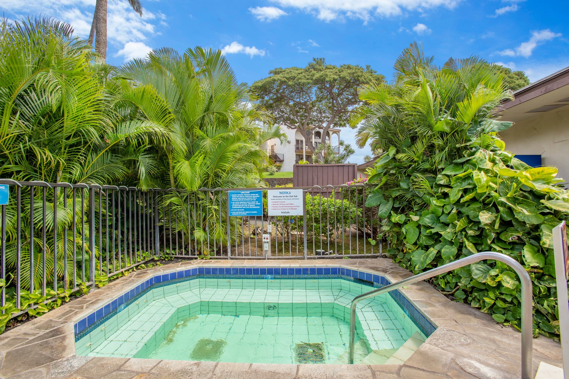 Jacuzzi included for more relaxation
