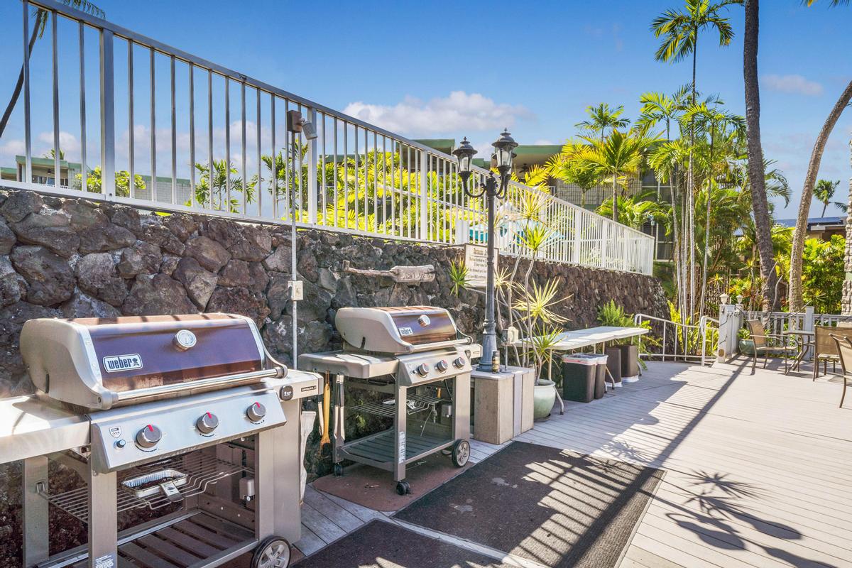 Easygoing BBQ space perfect for casual island dining