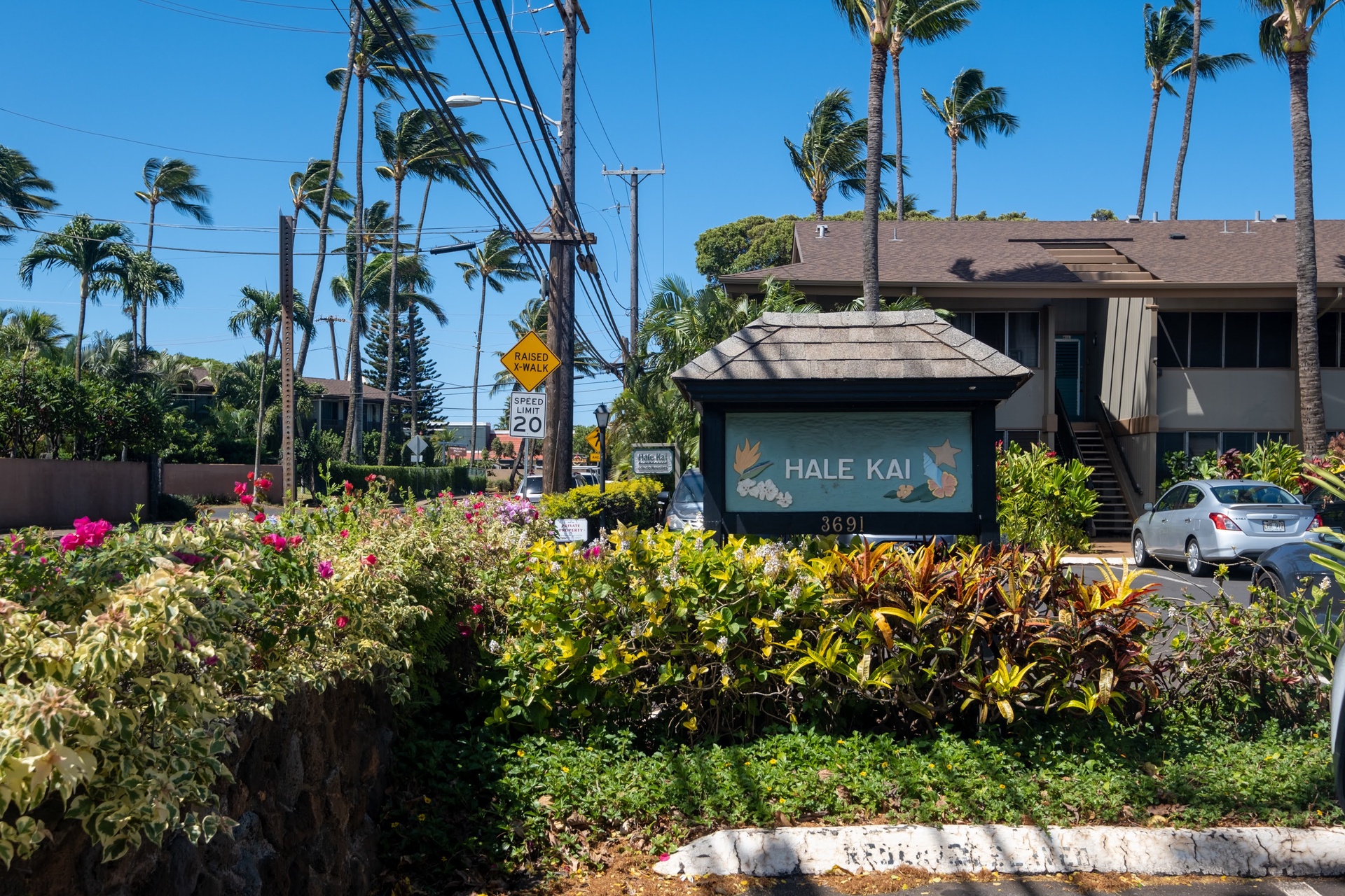 Welcome sign marks the entrance to Hale Kai.
