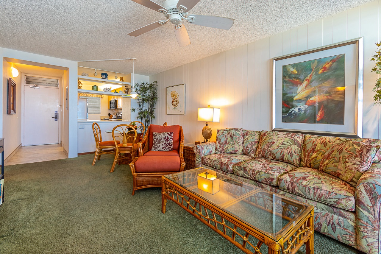 Comfortable and timeless Hawaiian style living. 