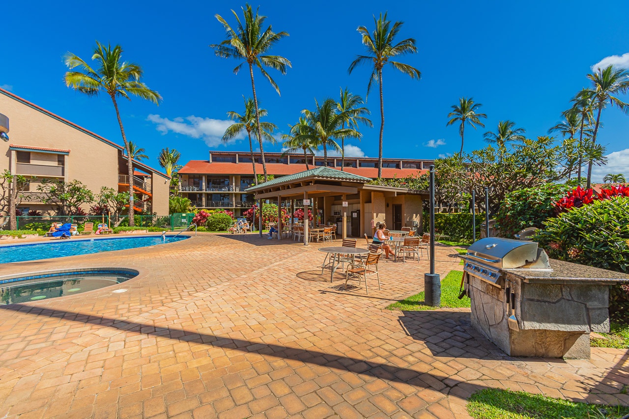 Great space to hang out with family & new friends poolside.