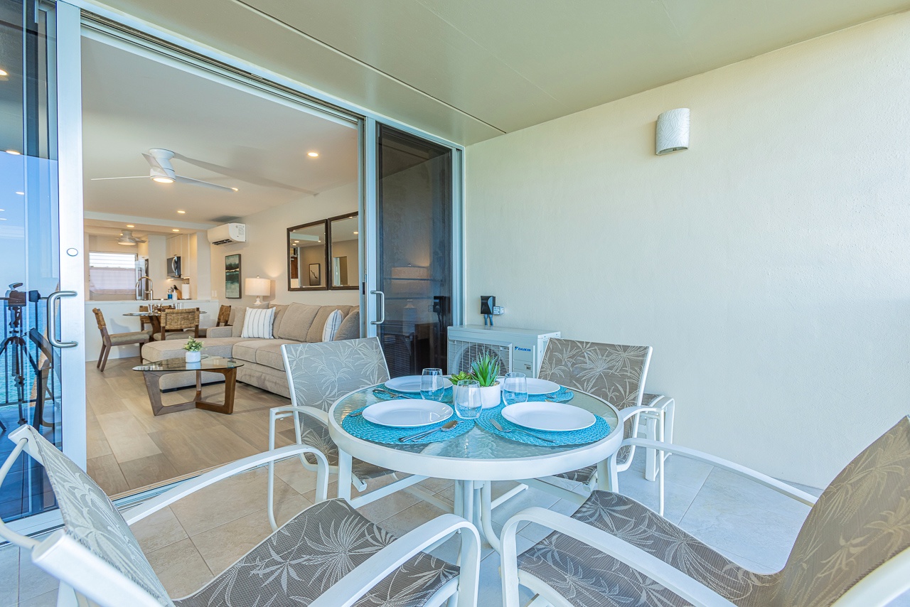 Seamless indoor outdoor living with ocean views