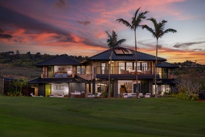 An enchanting tropical setting by night, ideal for intimate celebrations or peaceful evenings under the stars.