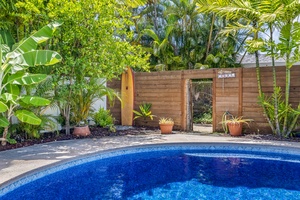 Crystal clear pool, perfect for soaking under the Hawaii sun!