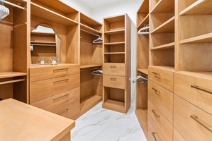 Walk-in closet