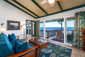 Relax in comfortable seating while gazing at the sparkling Pacific just beyond the windows.