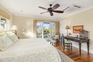 Carriage House bedroom, with lanai access