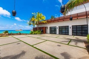 Views of the Mokulua Islands as you approach the estate, offering a grand welcome.