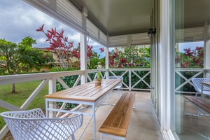 Garden-view lanai, perfect for al fresco dining