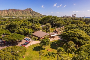 Just a short walk to the Waikiki Zoo!