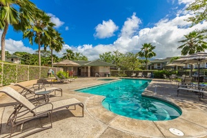 Take a refreshing dip in the sparkling shared pool.