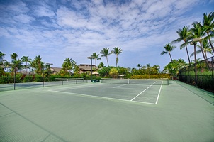 Complex tennis courts for your enjoyment
